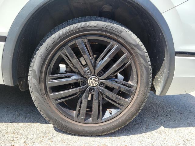 2022 Volkswagen Tiguan Cl R-line Black